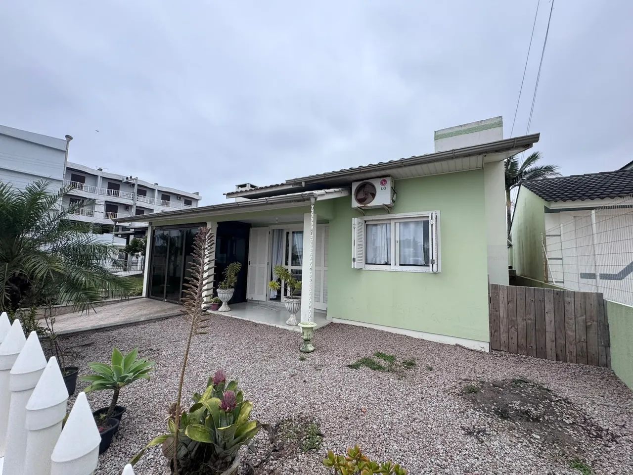 CASA À VENDA EM BALNEÁRIO GAIVOTA