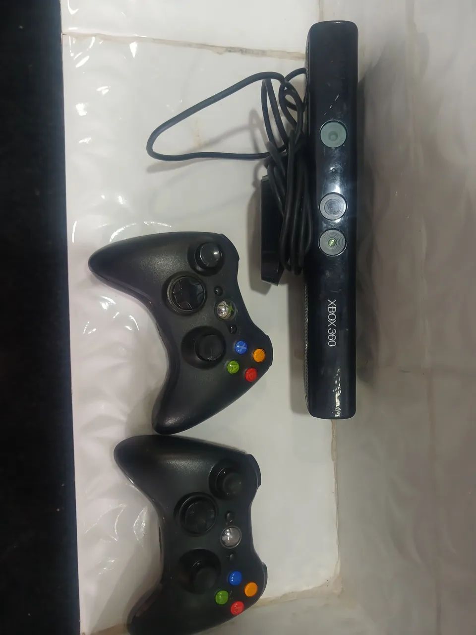 2 manete xbox 360 slin e um Kinect
