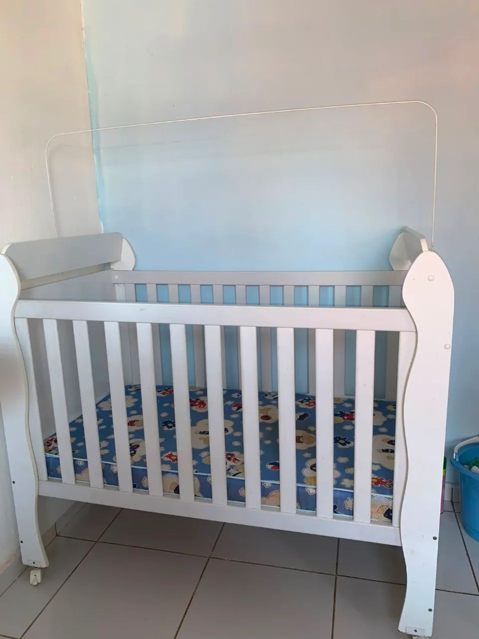 Vende-se berço 
