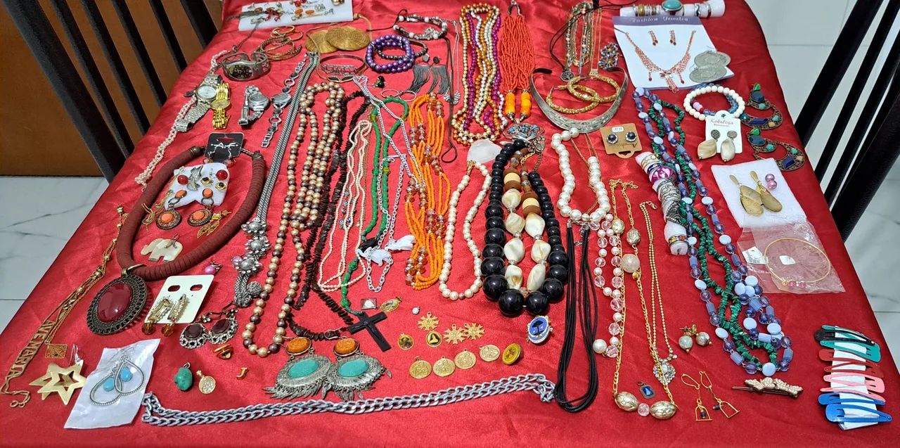 Lote de biju e relogio  - Foto 2