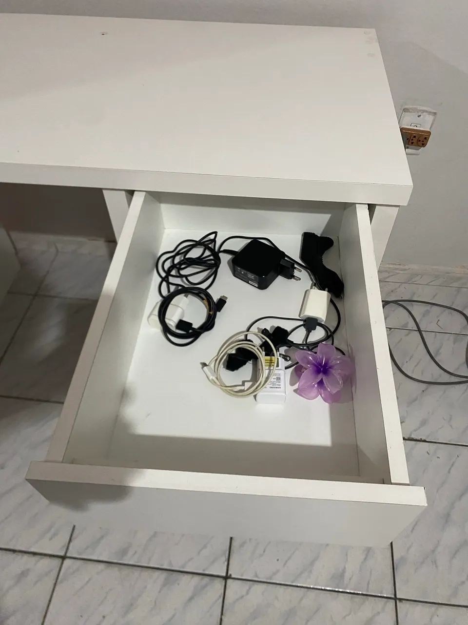 Escrivaninha branca  - Foto 3