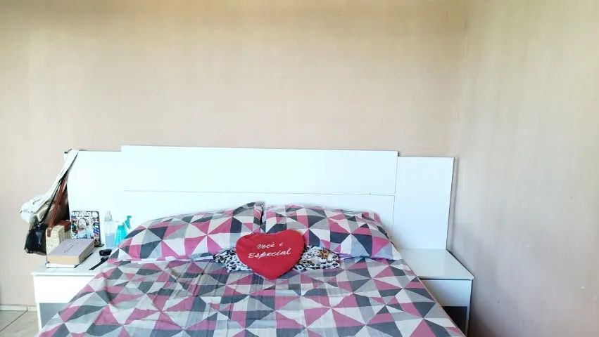 Cabeceira para cama casal com dois criados-mudos - Foto 2