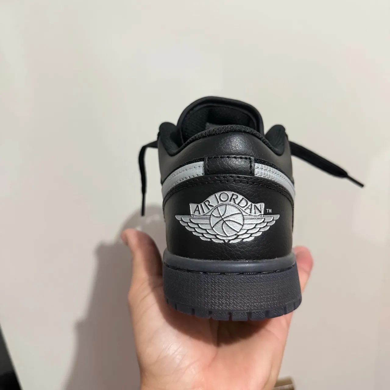 Tenis Nike Air Jordan Low SE  - Foto 4