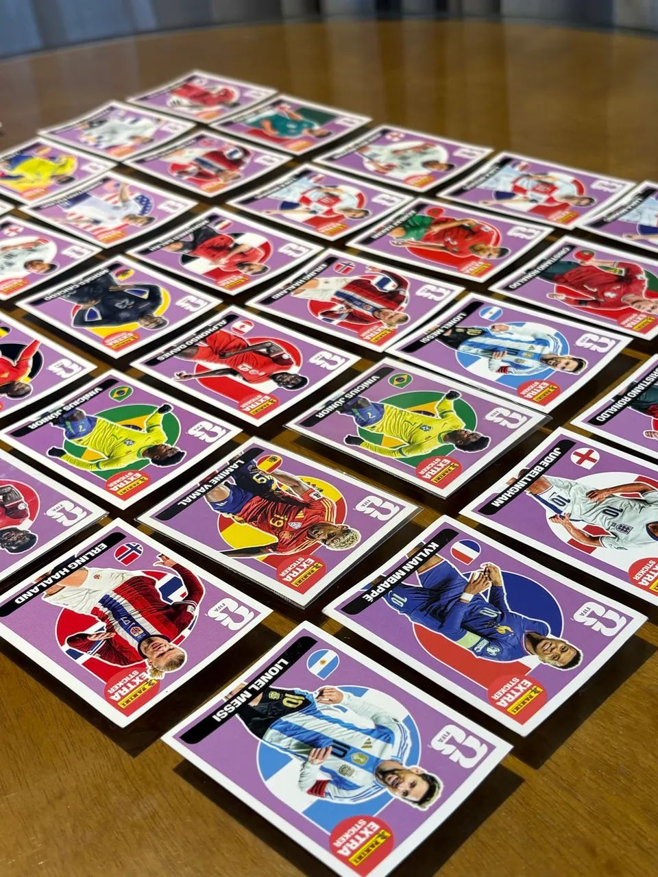 Extra Stickers Legend Bordô - R$49 UNIDADE - Panini 2026 - Foto 2