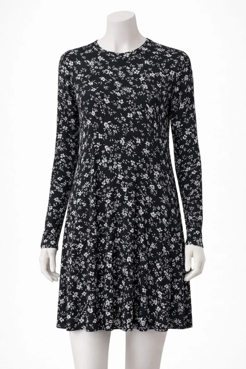 Vestidos e macaquinho tamanho P 38 ao 40 - Foto 5