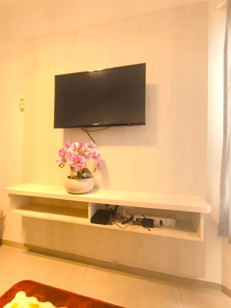 Painel com televisão de 32 polegadas sansung led  - Foto 2