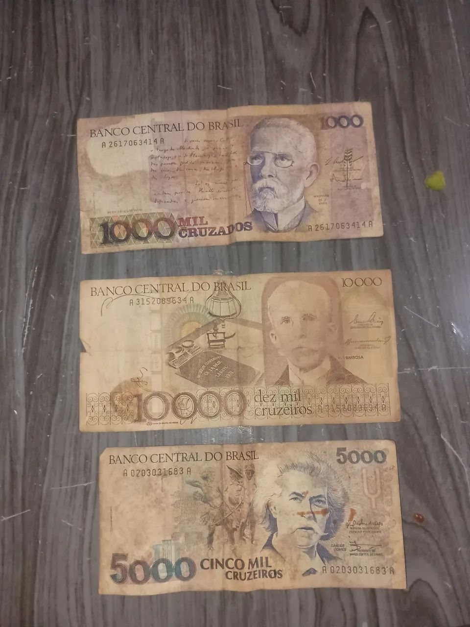 Estou vendendo essas 3 notas antigas 
