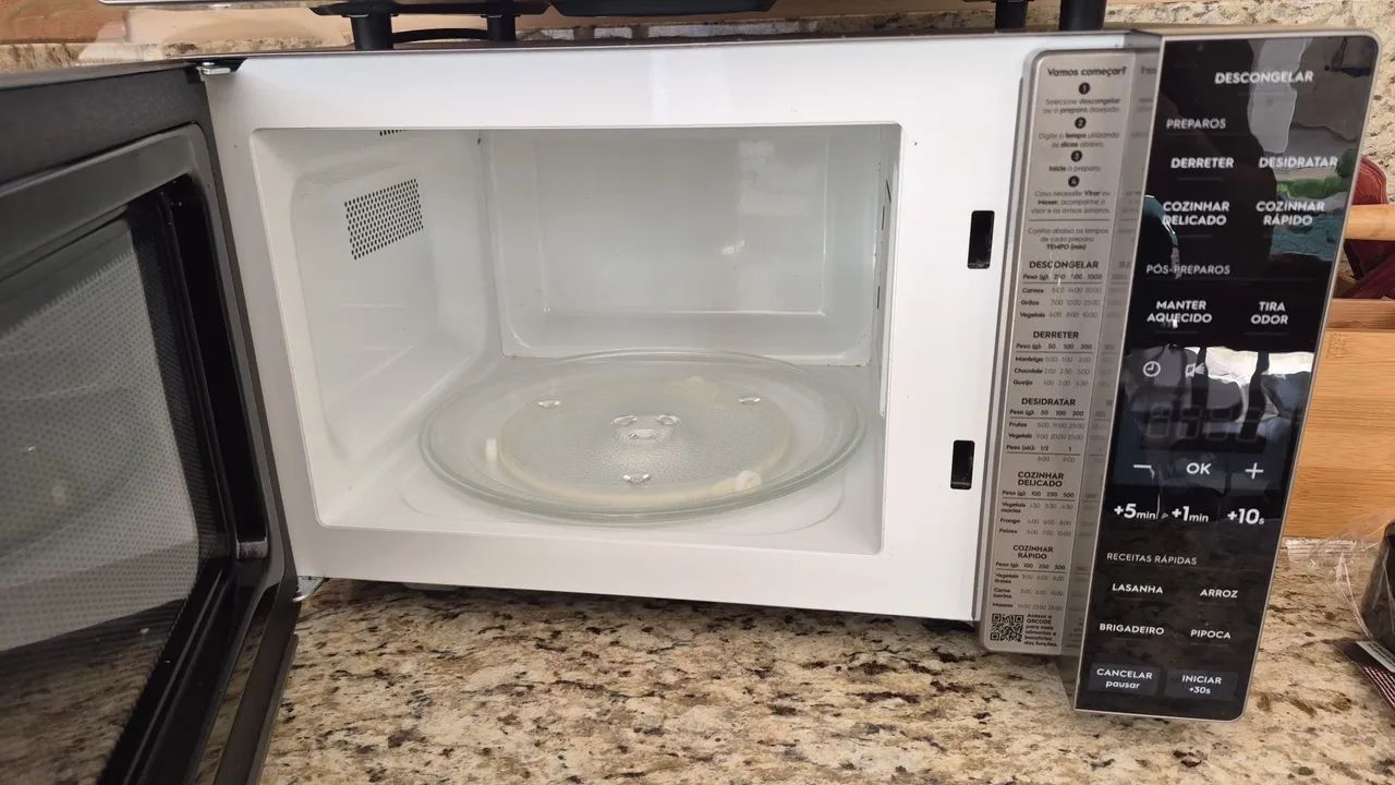 Microondas Eletrolux 23L 220v - Foto 2