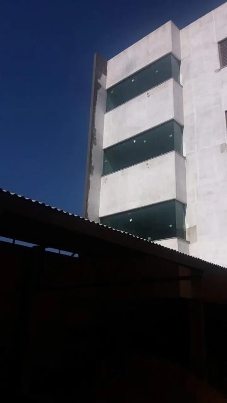 Prédio com 7 apartamentos e 2 sobrados - ideal para investimento - Foto 3