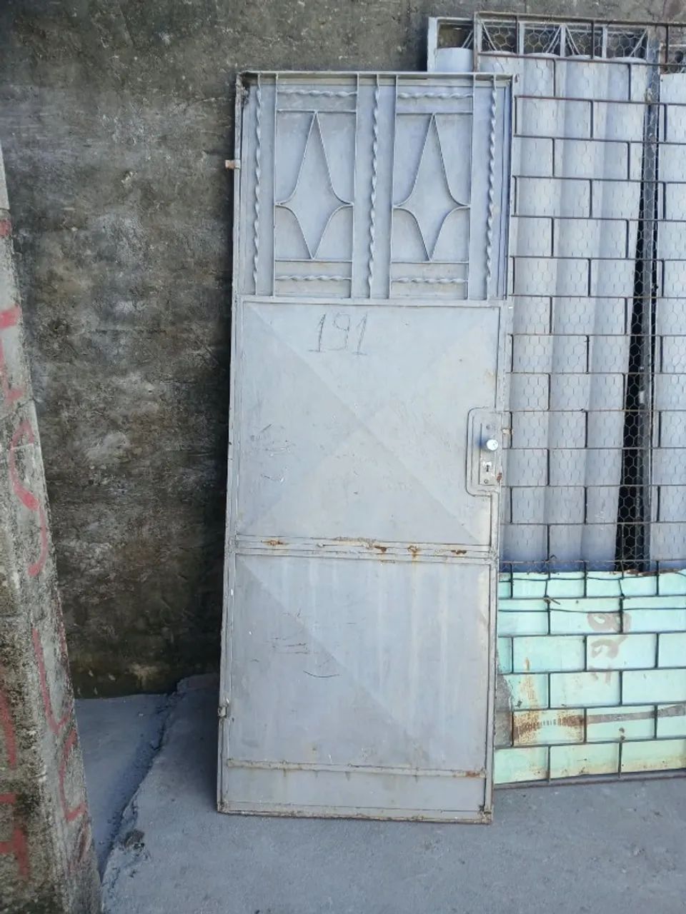 Conjunto de portões de garagem e grades - Foto 5