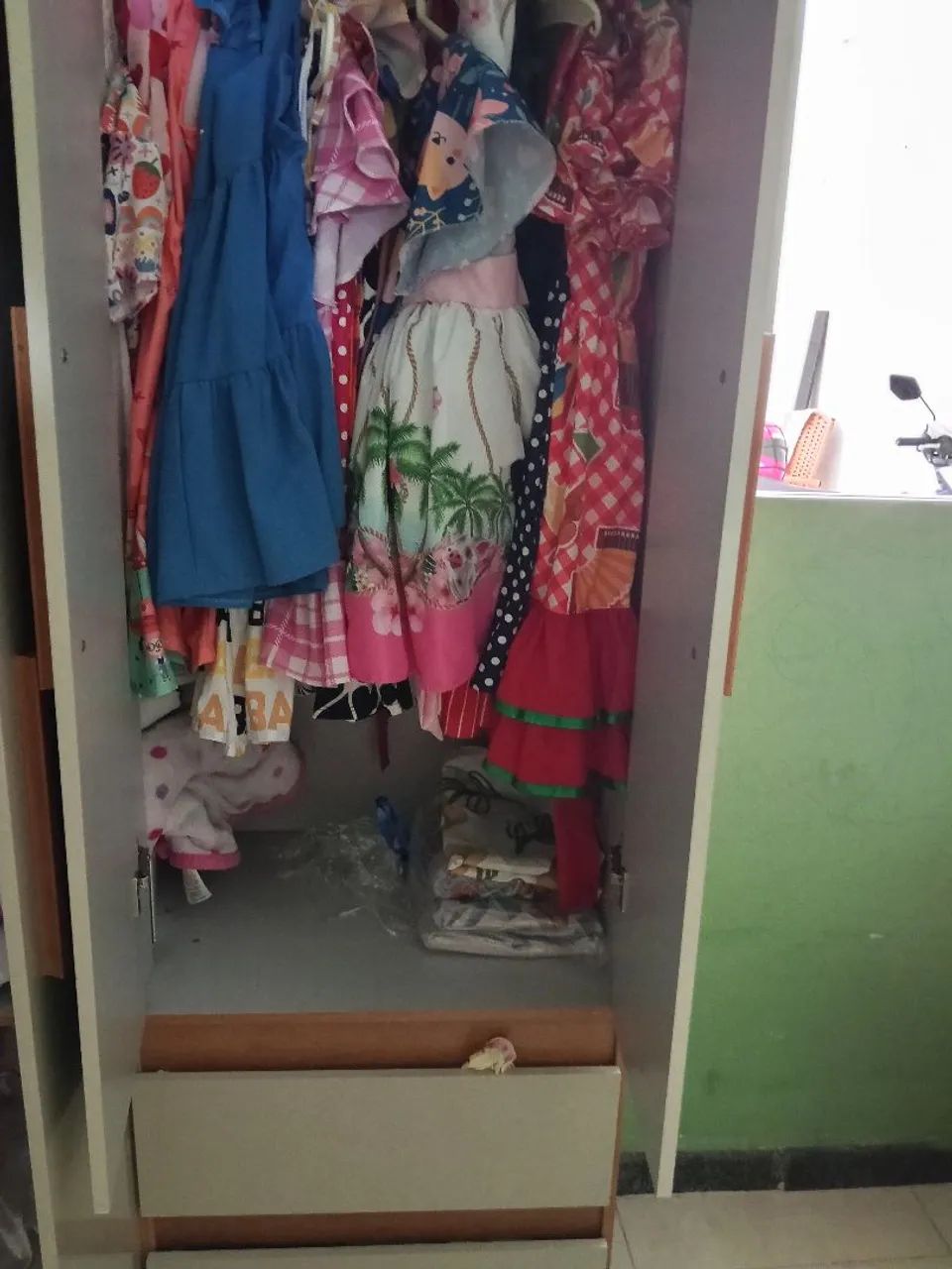 Guarda roupa infantil 