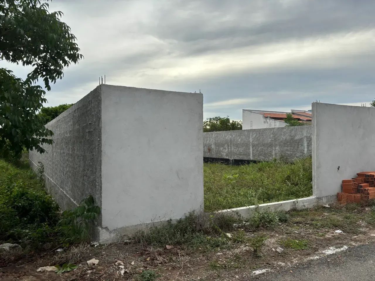 LOTE EM ARUANÃ-GO / 468m2 - MURADO - Foto 4