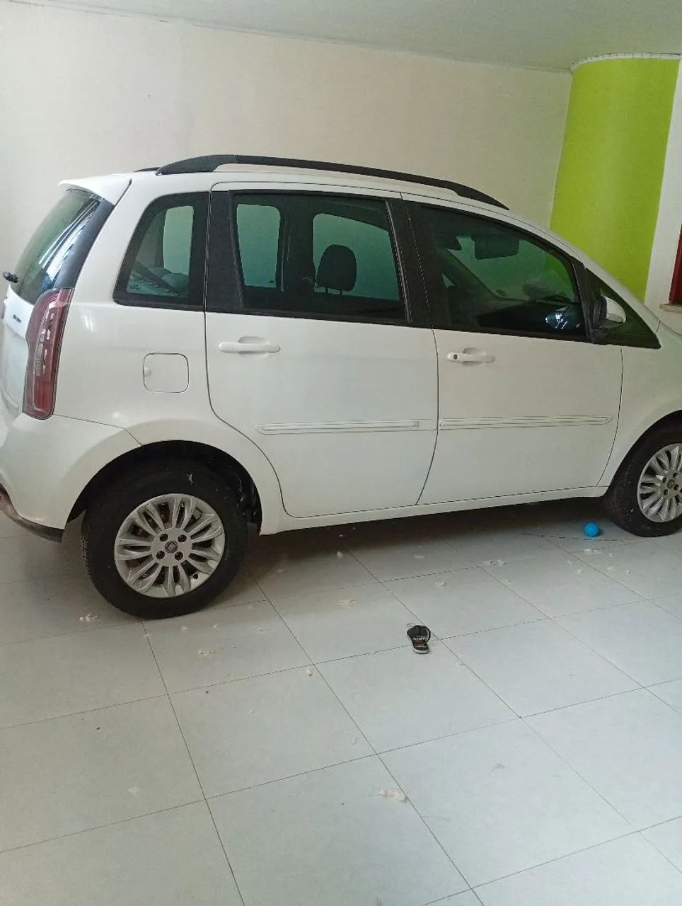 Fiat Idea Attractive 1.4 Fire Flex 8V 5P 2011