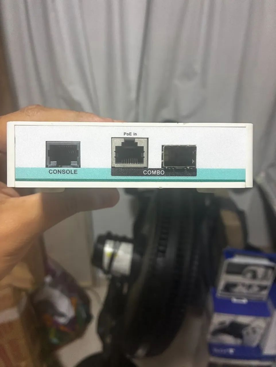 Switch MikroTik CRS106-1C-5S - Foto 2