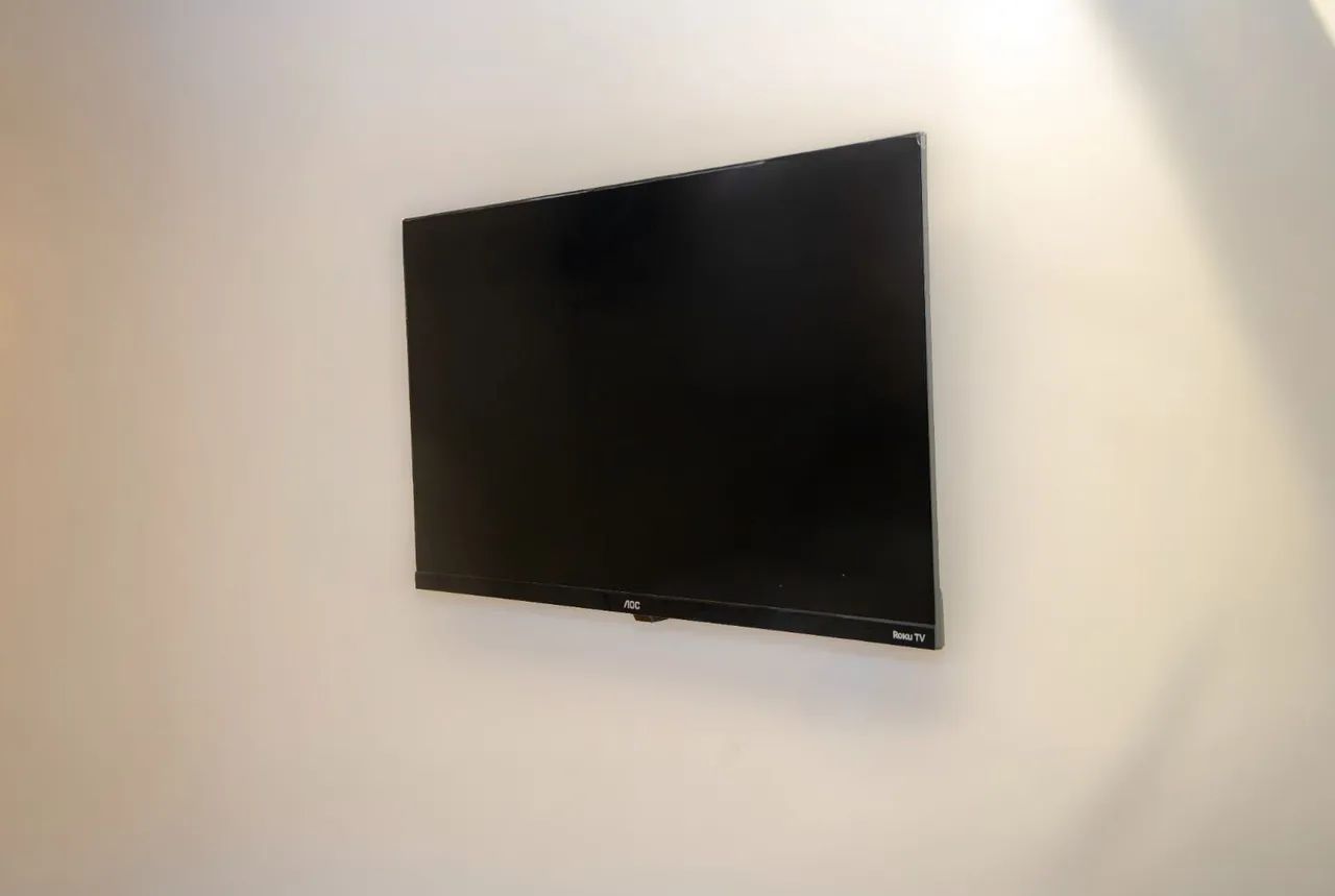 Tv smart  32"  Philco seme nova
