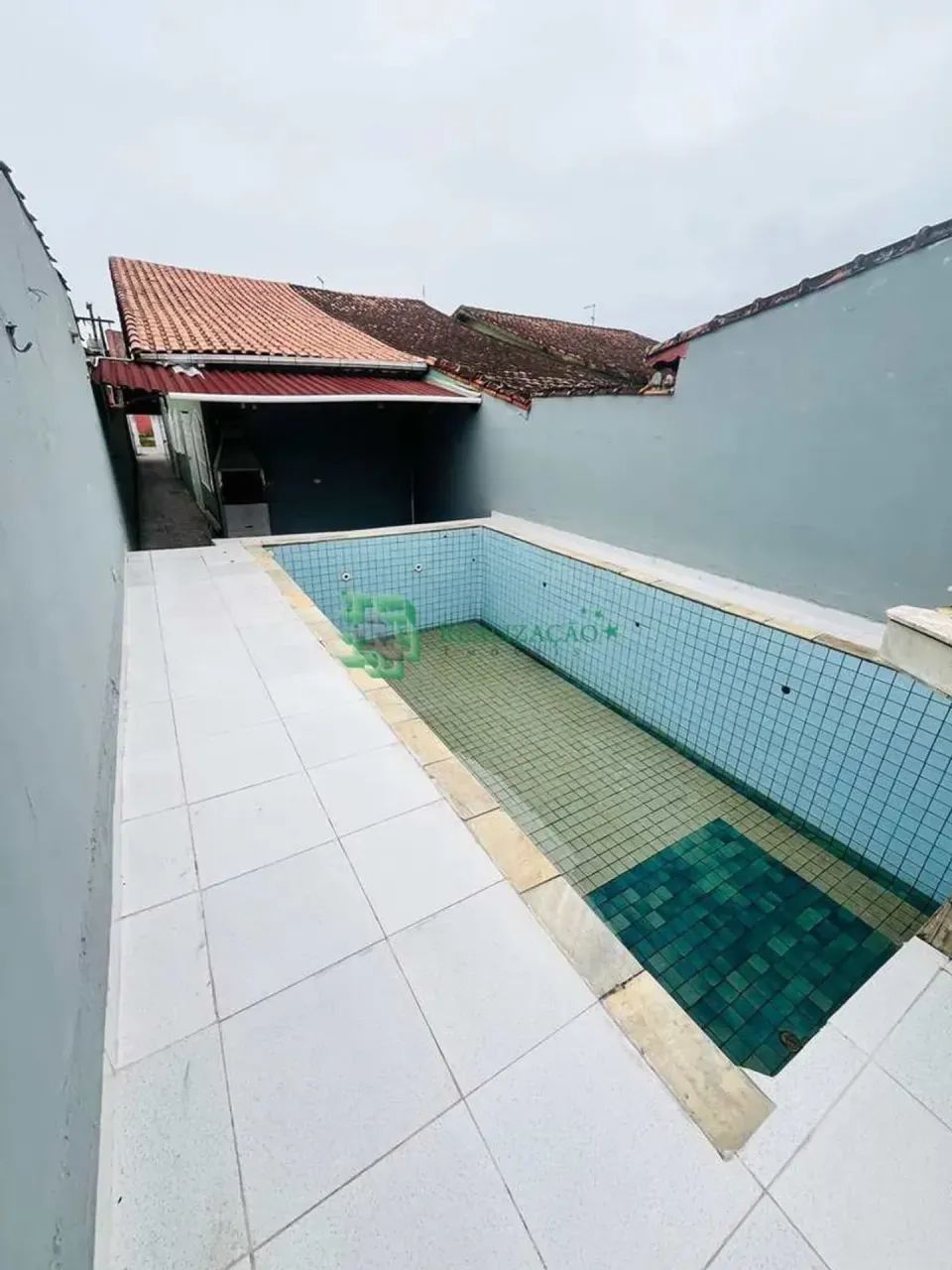 Casa com piscina na Praia de Mongaguá