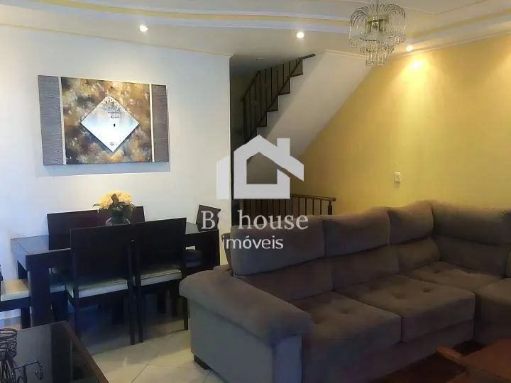 Sobrado com 240 m² - 3 dormitórios, 1 suíte, 4 vagas -Jd. Utinga