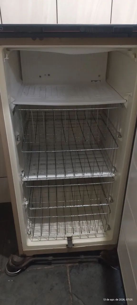 Frizer vertical Consul 230 litros - Foto 4