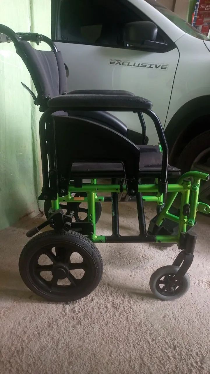 Cadeira de roda dobrável - Foto 5