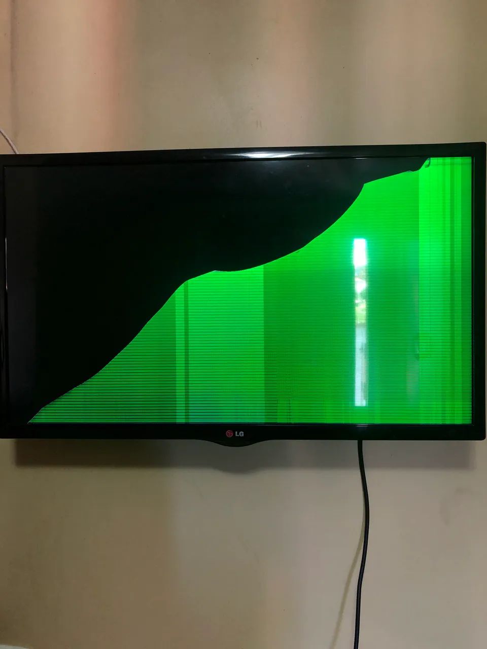 Tv LG 32 com tela quebrada 