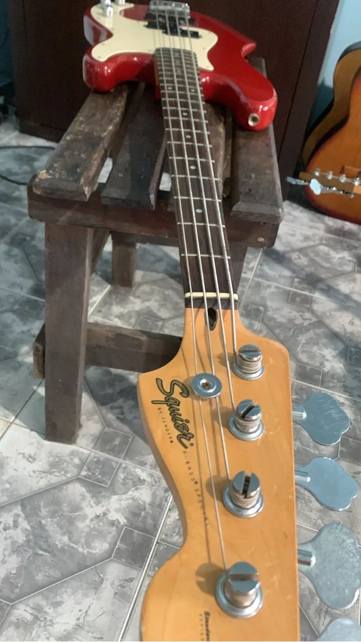 fender squier precision