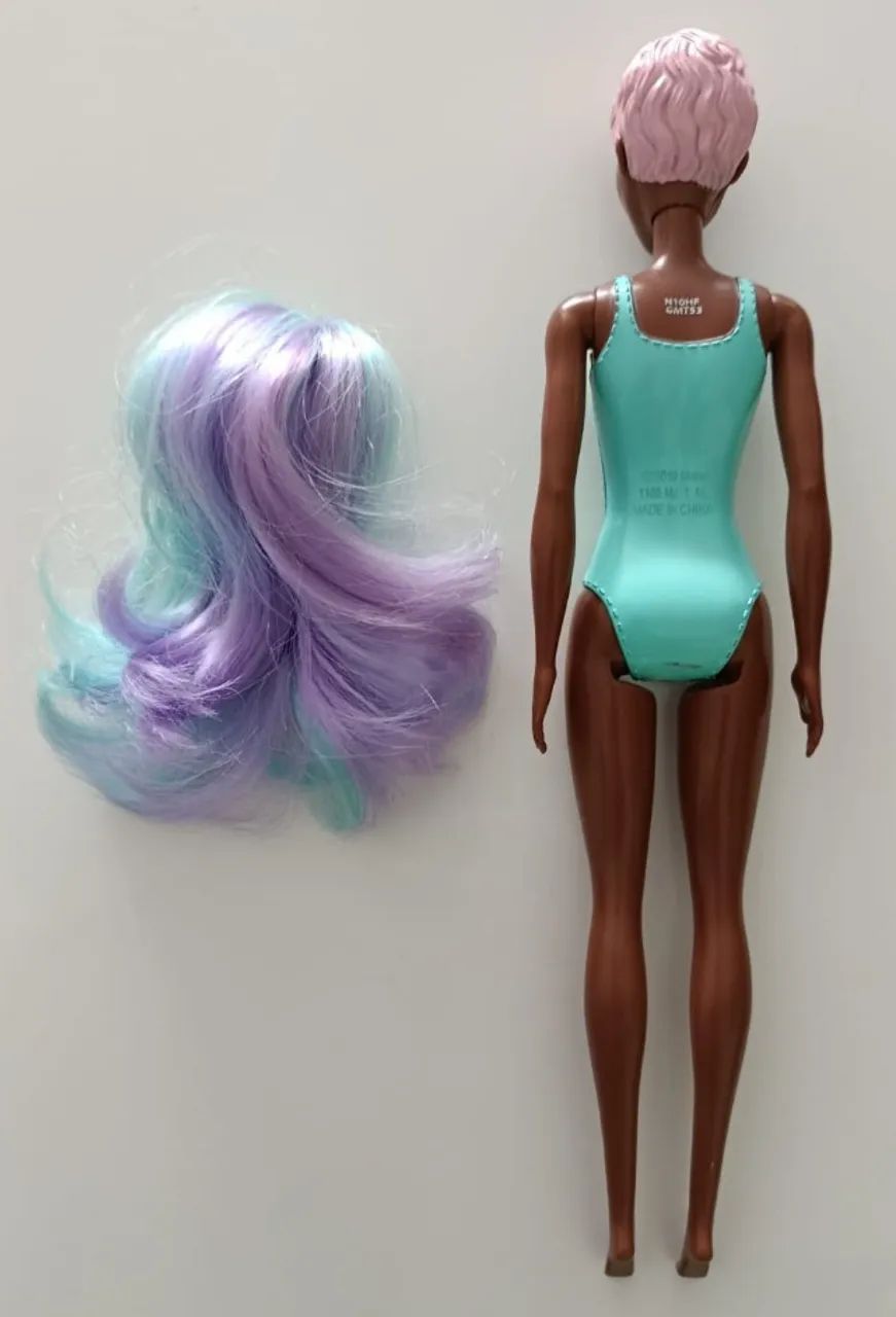 Boneca Color Reveal / Barbie - Foto 2