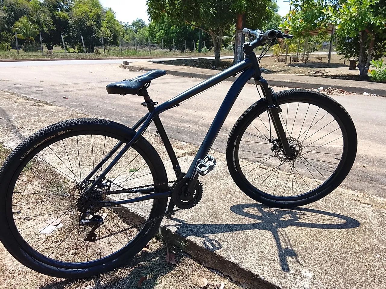 Bicicleta Lotus aro 29, Freio a Disco  - Foto 4