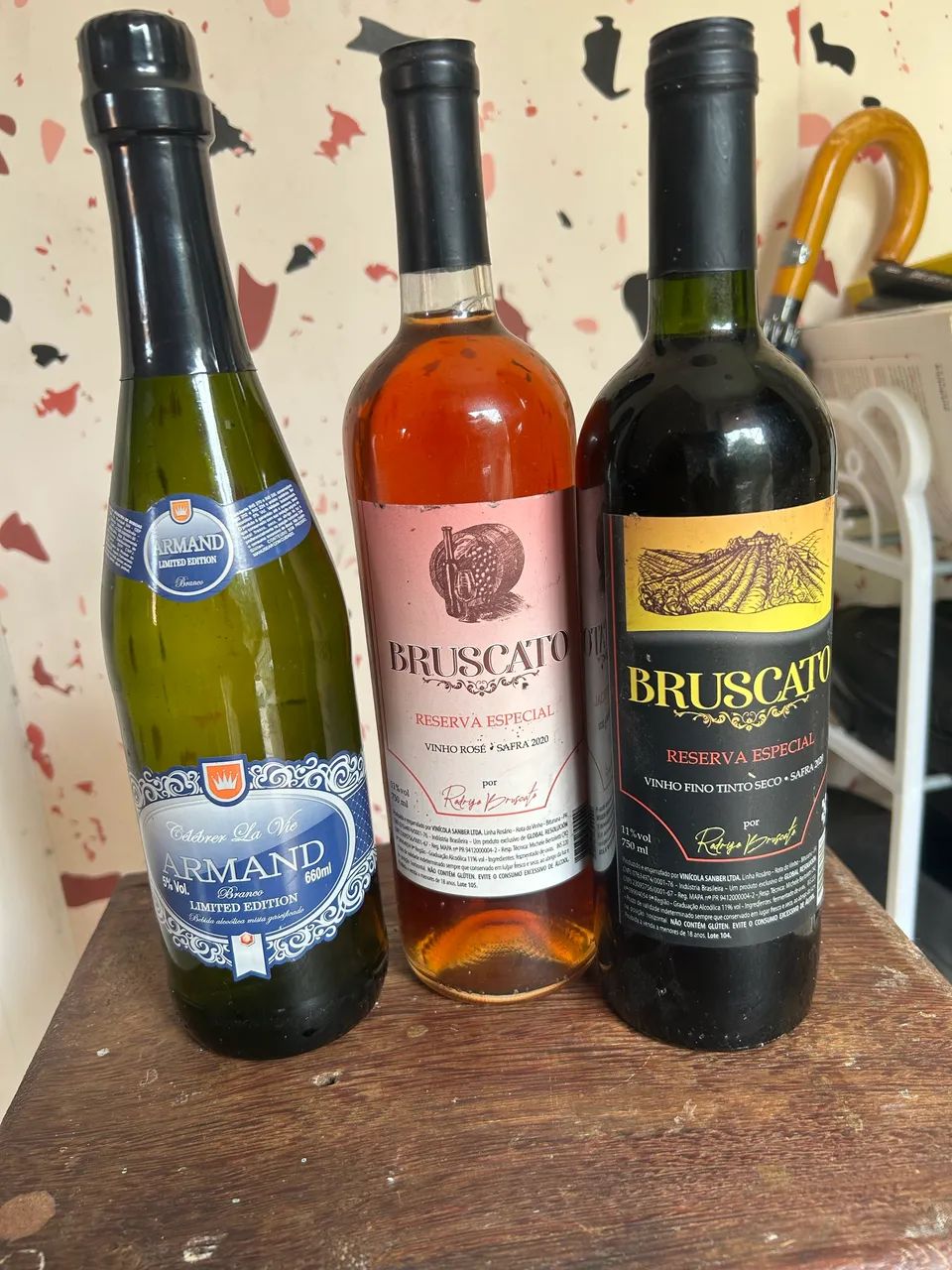 ? Kit com 3 vinhos por R$50