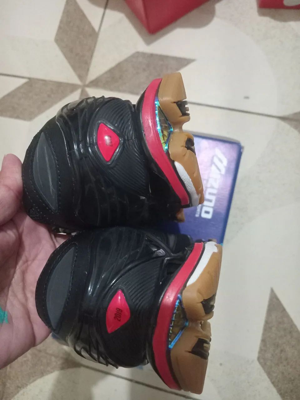 tênis mizuno futur wave prophecy  - Foto 4
