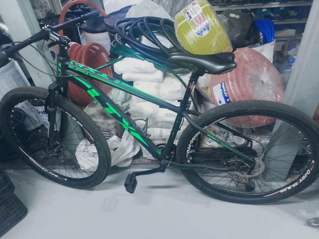 Vendo bike aro 29 em ótimo estado 