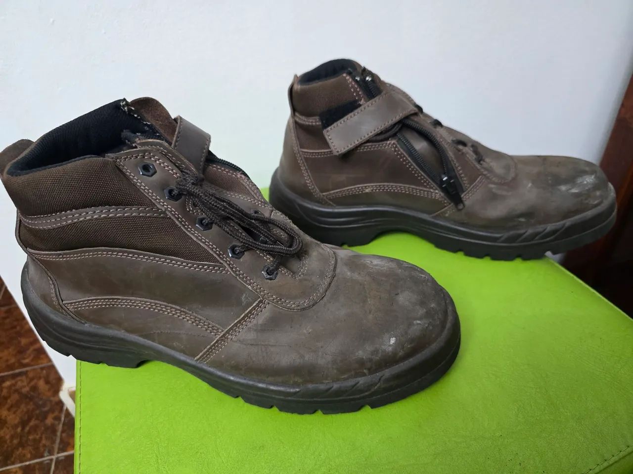 Bota Jackeroo n°46 com bico de ferro anti esmagamento
