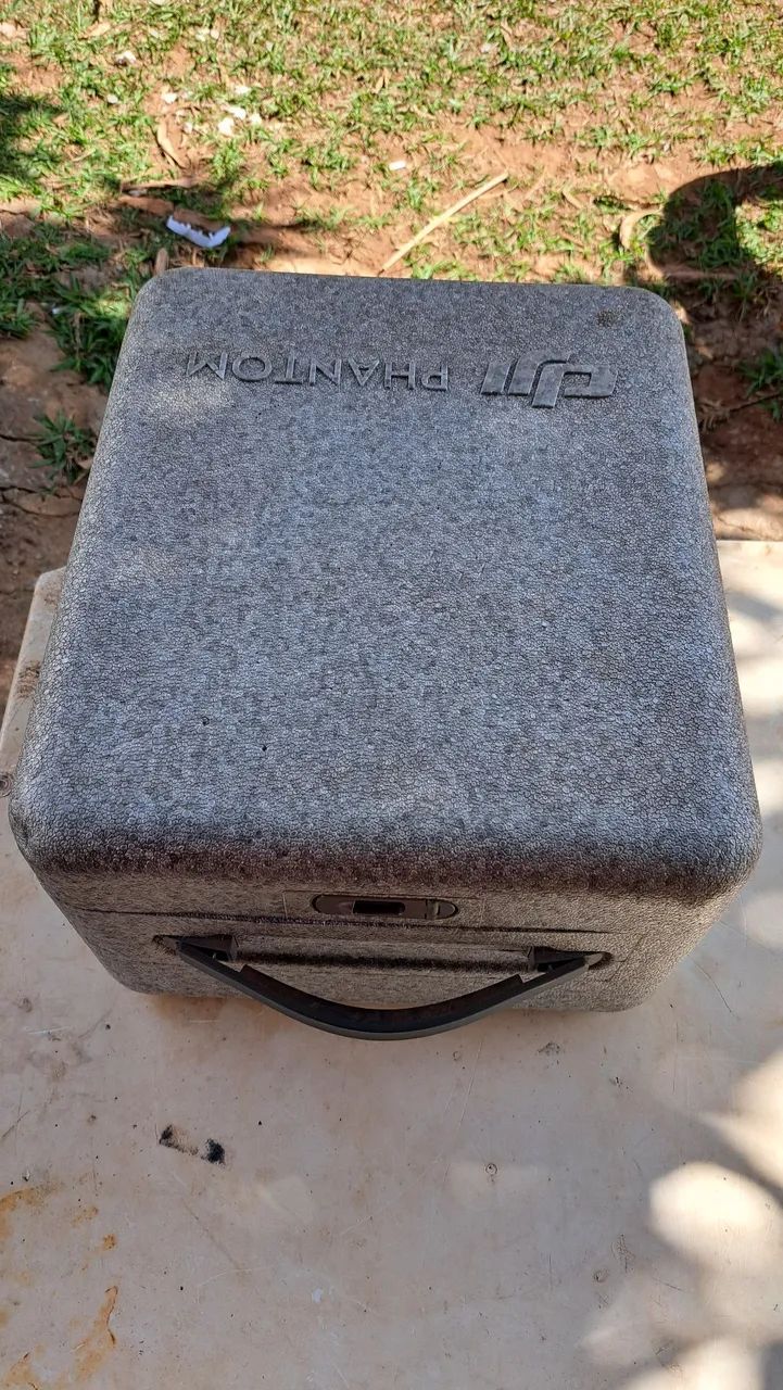 Drone dji phantom 4 para conserto ou retirada de peças  - Foto 2
