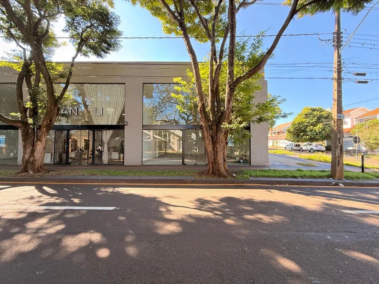 Sala para alugar em Maringá, Vila Nova, com 133.03 m²