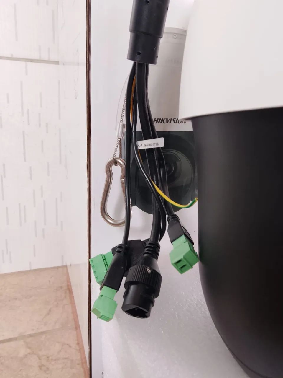 VENDE SE CÂMERA HIKVISION NOVA - Foto 3