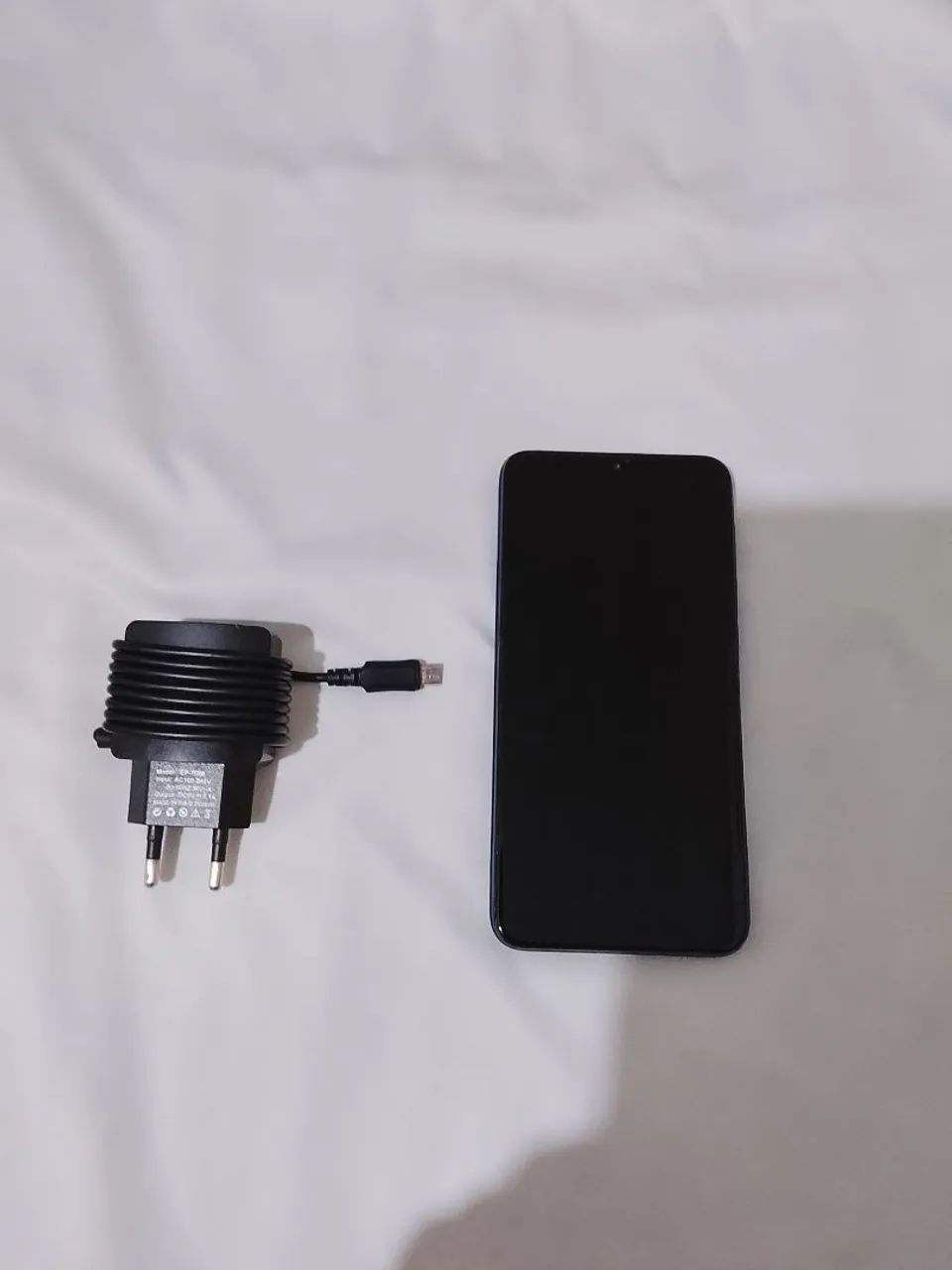 celular Samsung Galaxy a10 com carregador - Foto 3