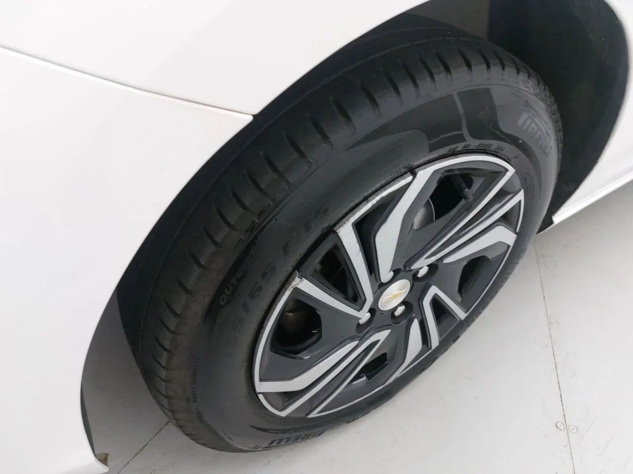 Chevrolet Onix Hatch 1.0 12V Flex Mec. 4P, foto 12 de 18