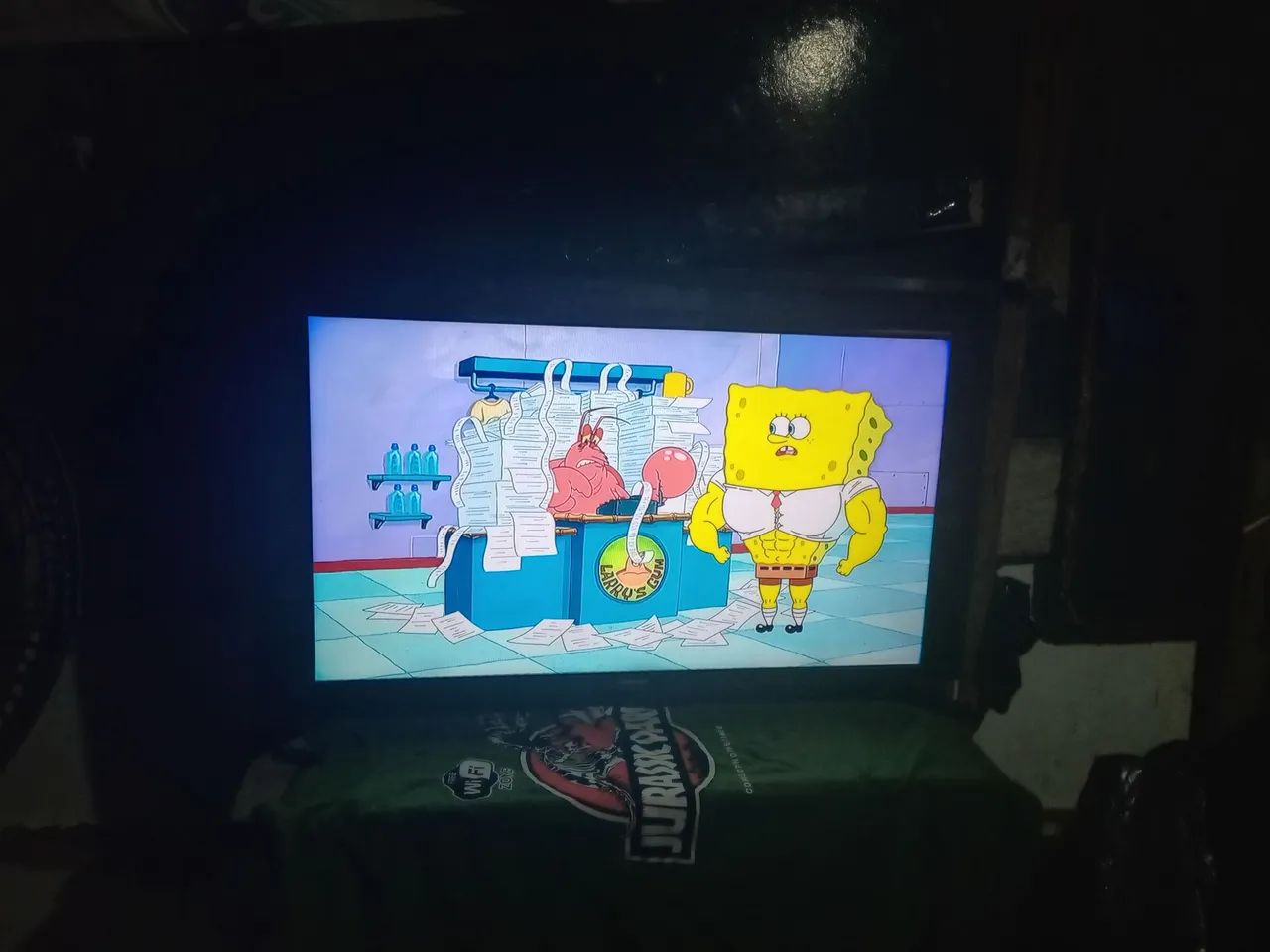 Tv smart 29 polegadas adaptada na moldura de 32 funcionando normal  - Foto 3
