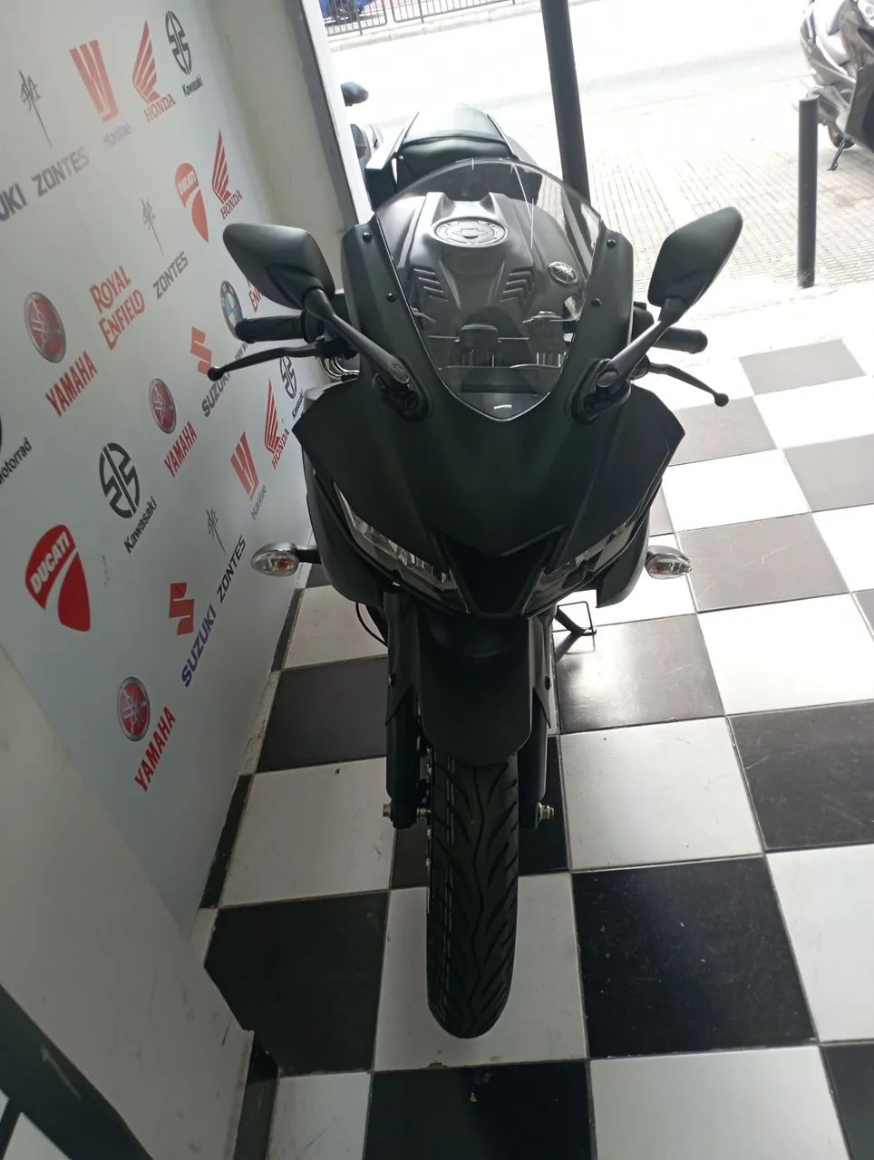 YAMAHA R15 - Foto 3