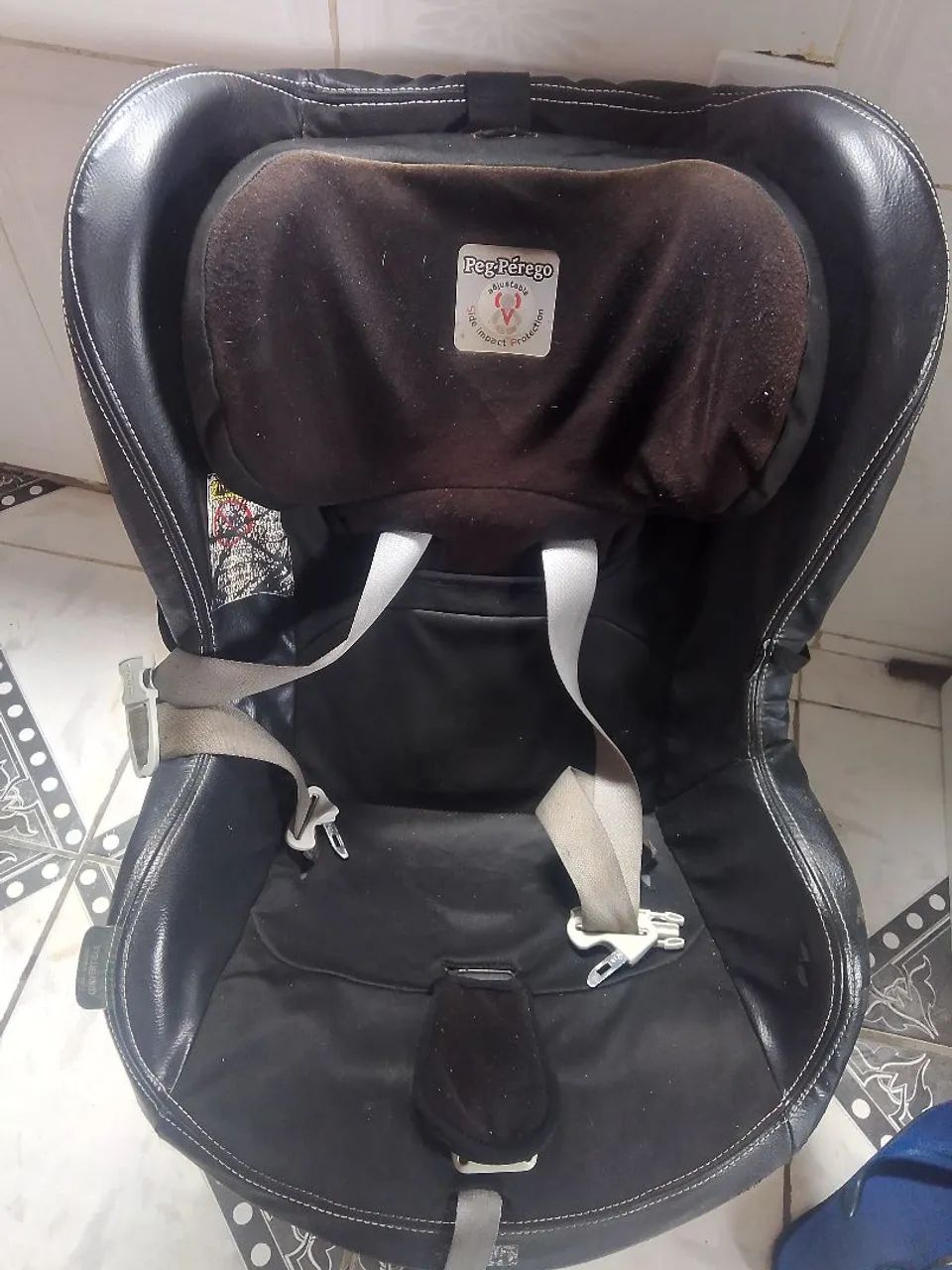 Vende-se cadeira