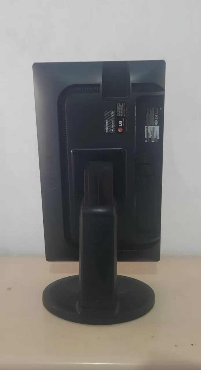 Monitor LG 20 Polegadas LED E2011 - Ideal p/ Trabalho e Estudos - Foto 5