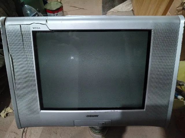 TV SONY DE 23 POLEGADAS - FUNCIONANDO