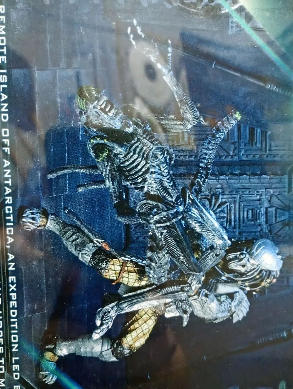 Vendo um box com Alien vs predador  - Foto 4