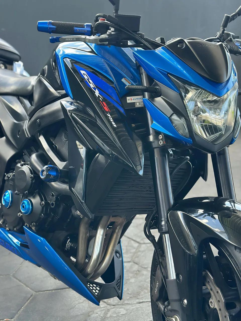 SUZUKI GSX-S 750 - Foto 2