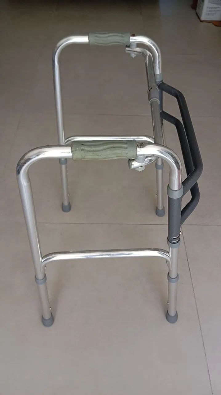 Vende-se Andador Articulado - Foto 4