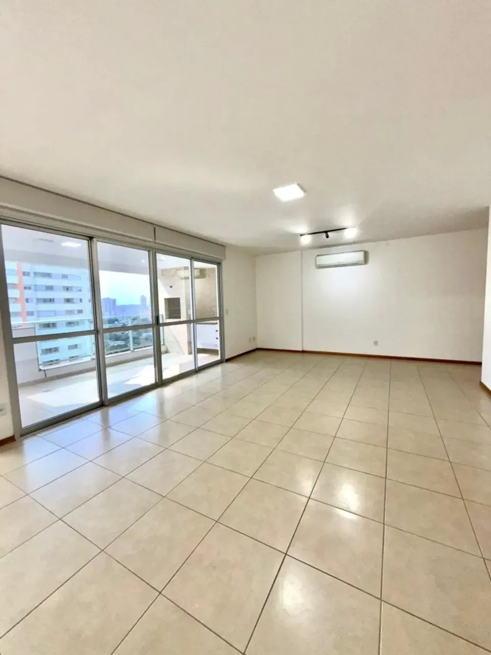 Apto para locação com 2 suítes, sendo uma com closet - Bosque da saúde com 152m² - Torre d