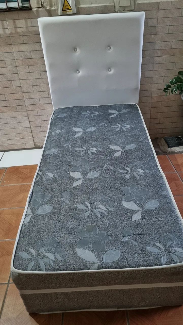 Cama box de solteiro com cabeceira 
