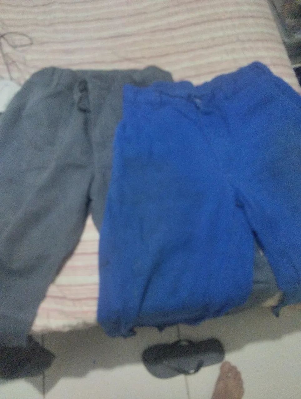  Duas Calças de trabalho 