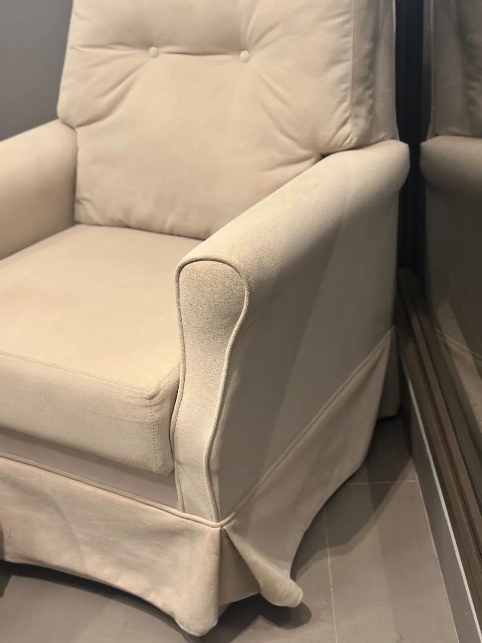 Poltrona amamentação com balanço e puff - Foto 3