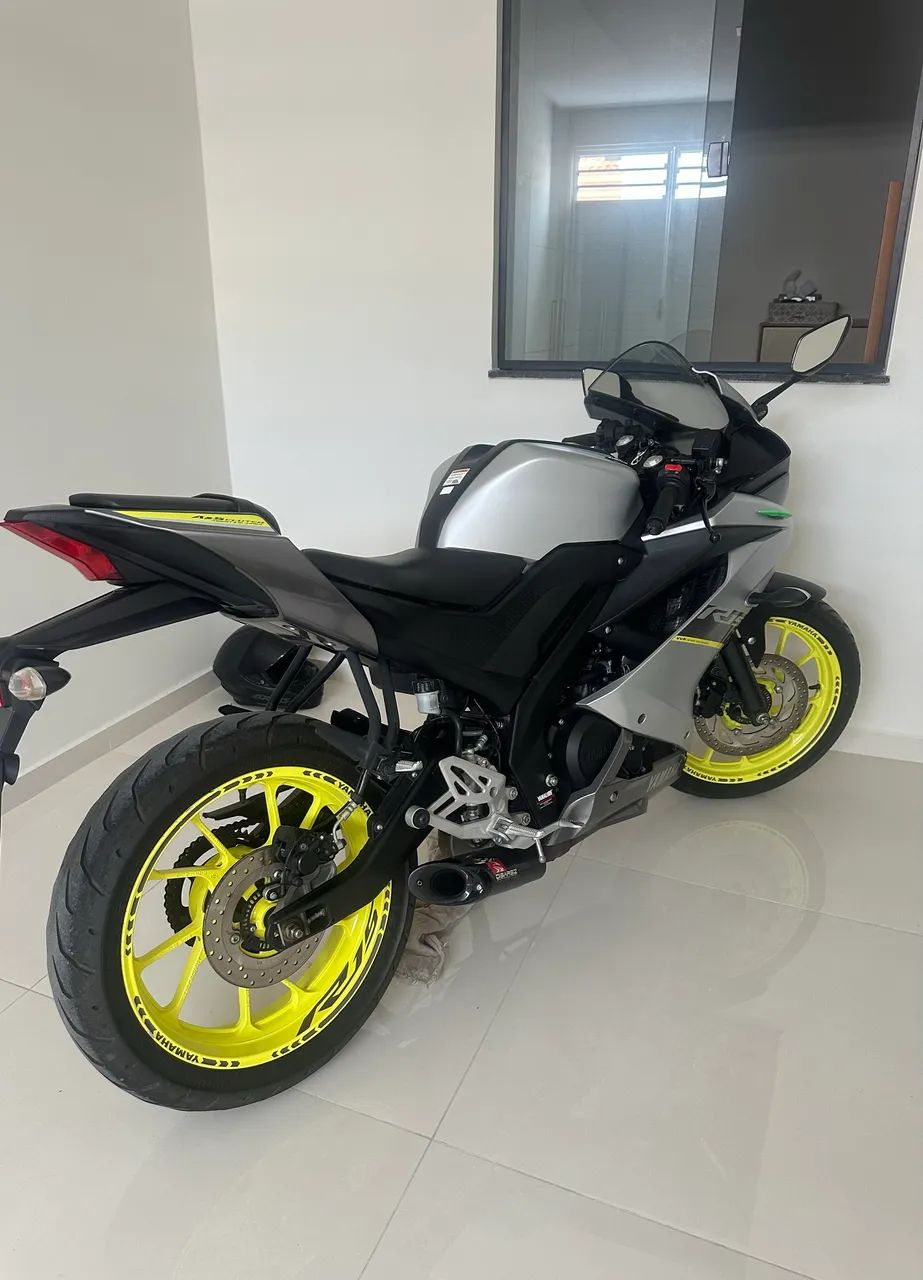 Yamaha R15