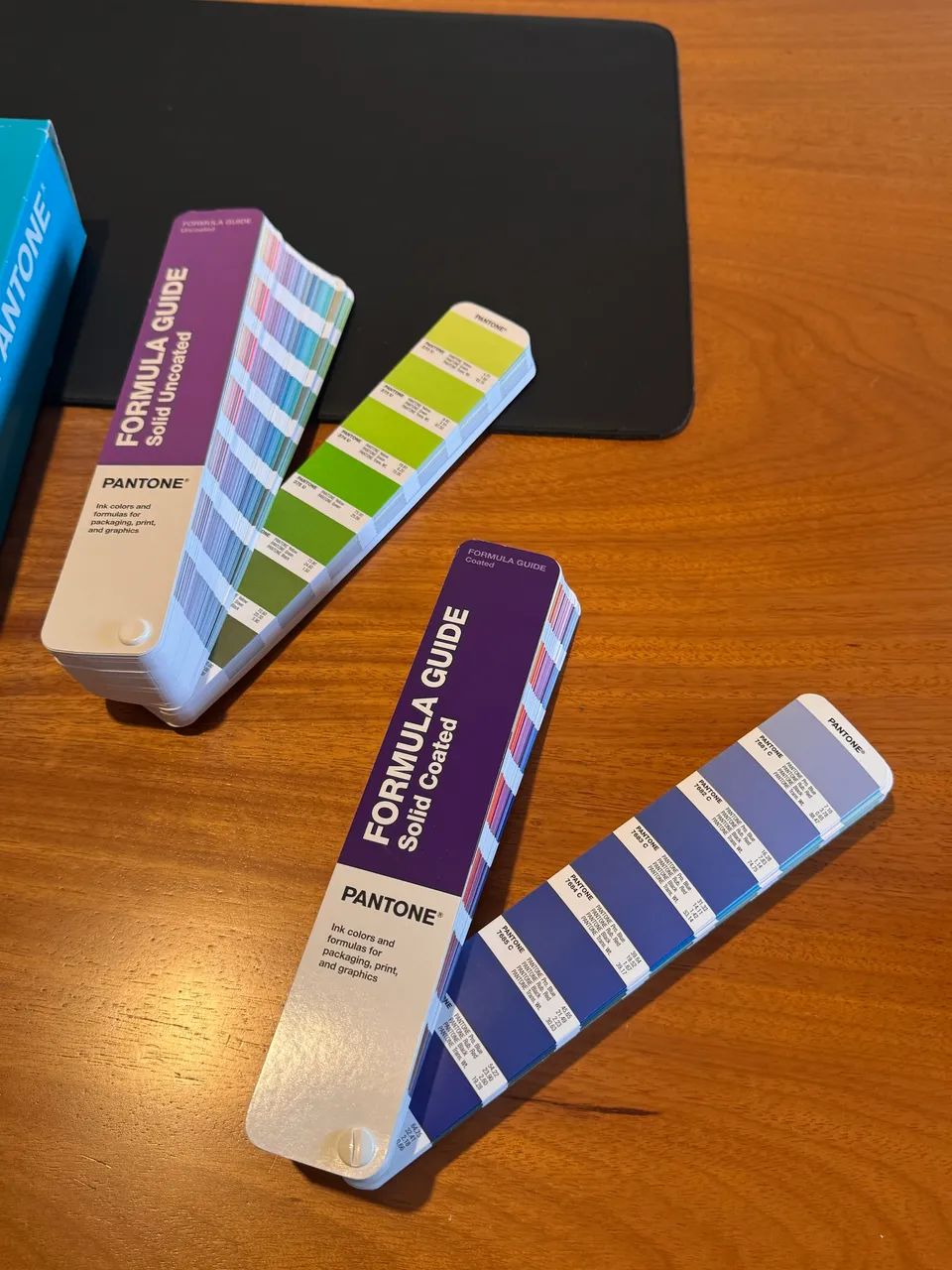 Escala Pantone Fórmula Guide Coated Uncoated - Foto 4